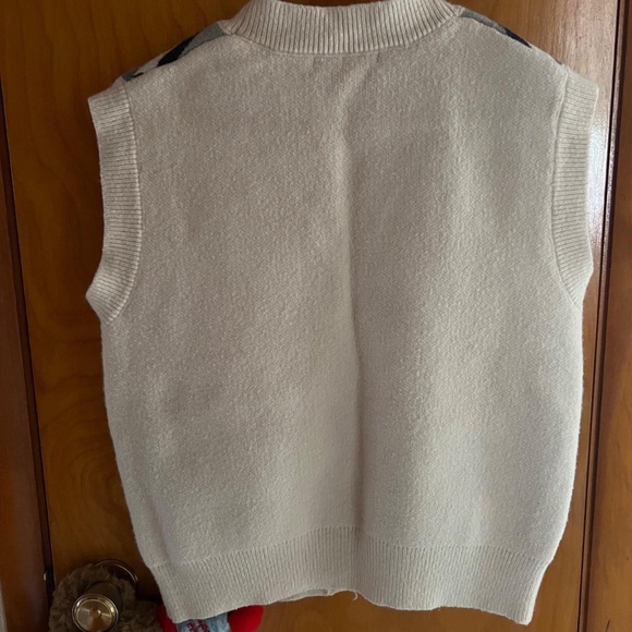 Tuzki Knit Vests (Size S) - Picture 7 of 7